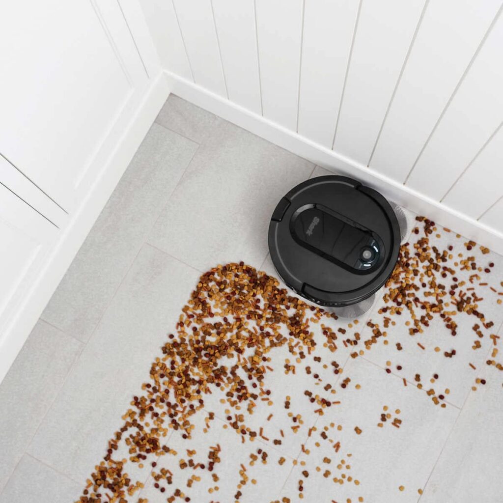 Shark IQ App-Controlled Self-Emptying Robot Vacuum, RV100AE/UR1000SR - Black (Renewed) Shark IQ App-Controlled Self-Emptying Robot Vacuum, RV100AE/UR1000SR - Black (Renewed)